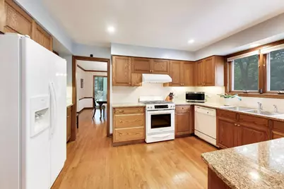 1041 Havenwood Lane, Lake Forest, IL 60045 - Photo 13