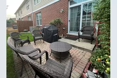 992 W Irving Park Road, Bensenville, IL 60106 - Photo 3