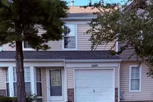 1660 College Green Dr, Elgin, IL 60123 - Photo 1