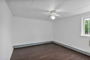 5011 Valley Ln, Streamwood, IL 60107 - Photo 9
