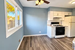 1051 Ashton Ct, Streamwood, IL 60107 - Photo 11