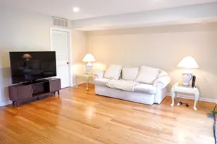 1170 Heather Ln, Glen Ellyn, IL 60137 - Photo 11