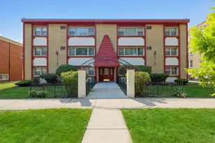 415 S Lombard Ave, Oak Park, IL 60302 - Photo 1