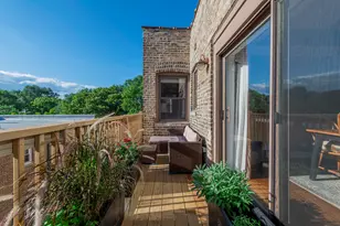 2651 W Greenleaf Ave, Chicago, IL 60645 - Photo 27