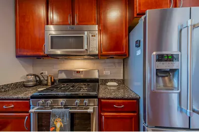 2651 W Greenleaf Avenue #3W, Chicago, IL 60645 - Photo 13