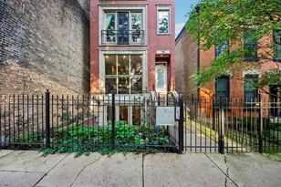 1050 N Marshfield Ave, Chicago, IL 60622 - Photo 1