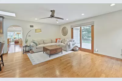 204 Hillside Court, Lake Zurich, IL 60047 - Photo 11