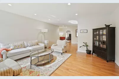204 Hillside Court, Lake Zurich, IL 60047 - Photo 3