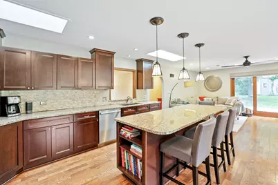 204 Hillside Court, Lake Zurich, IL 60047 - Photo 7