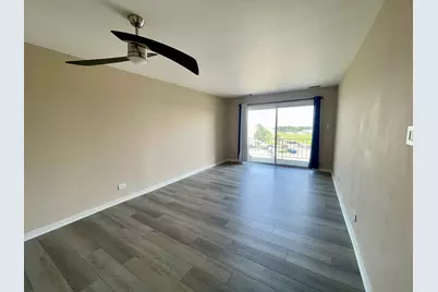 725 W Huntington Commons Road #416, Mount Prospect, IL 60056 - Photo 9