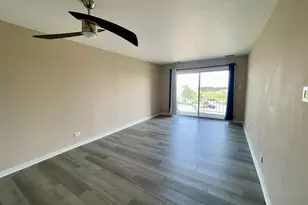 725 W Huntington Commons Rd, Mount Prospect, IL 60056 - Photo 9