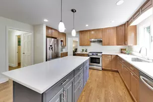 1016 Liberty Dr, Naperville, IL 60540 - Photo 11