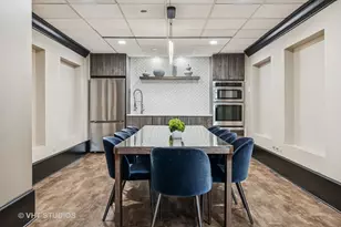 10 E Ontario St, Chicago, IL 60611 - Photo 17