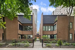 345 W Barry Ave, Chicago, IL 60657 - Photo 1