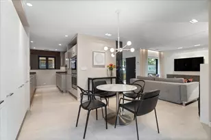 345 W Barry Ave, Chicago, IL 60657 - Photo 11