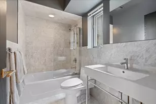 345 W Barry Ave, Chicago, IL 60657 - Photo 29