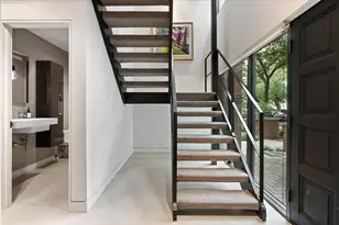 345 W Barry Ave, Chicago, IL 60657 - Photo 3
