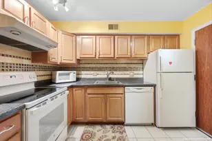 9818 Bianco Terrace, Des Plaines, IL 60016 - Photo 7