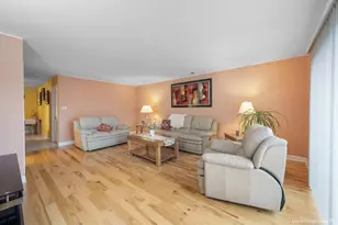 9818 Bianco Terrace, Des Plaines, IL 60016 - Photo 5