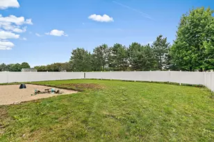 421 E Meadowdale Cir, Hampshire, IL 60140 - Photo 23