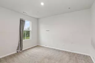 421 E Meadowdale Cir, Hampshire, IL 60140 - Photo 17