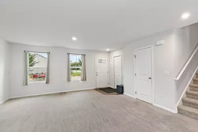 421 E Meadowdale Circle, Hampshire, IL 60140 - Photo 3