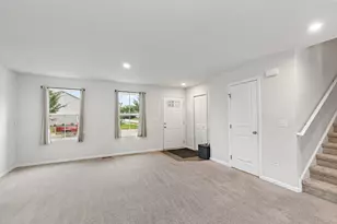 421 E Meadowdale Cir, Hampshire, IL 60140 - Photo 3