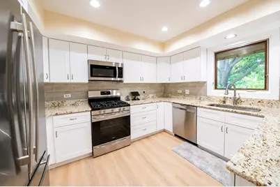 6 Heather Lane, Hawthorn Woods, IL 60047 - Photo 13