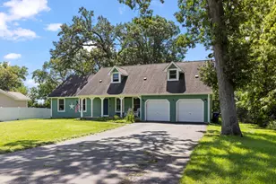 43W753 Oakleaf Dr, Elburn, IL 60119 - Photo 1