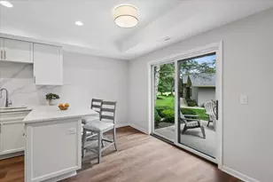 1204 Chatham Ct, Libertyville, IL 60048 - Photo 13