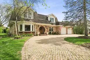 803 Waltz Ct, Prospect Heights, IL 60070 - Photo 1