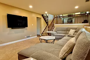 411 Sequoia Ct, Schaumburg, IL 60193 - Photo 7