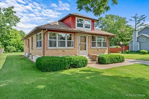 746 Parkway Ave, Elgin, IL 60120 - Photo 1