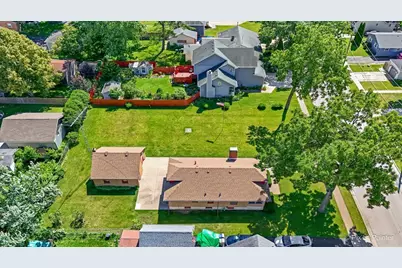 746 Parkway Avenue, Elgin, IL 60120 - Photo 37