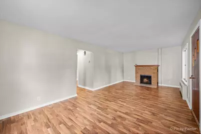 746 Parkway Avenue, Elgin, IL 60120 - Photo 7