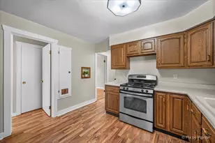 746 Parkway Ave, Elgin, IL 60120 - Photo 15