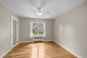746 Parkway Ave, Elgin, IL 60120 - Photo 11