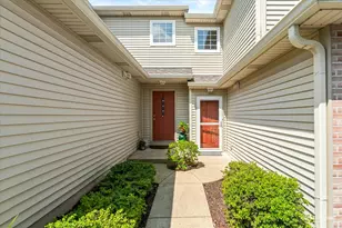54 Rolling Oaks Rd, Sugar Grove, IL 60554 - Photo 3