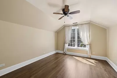 110 S Walkup Avenue, Crystal Lake, IL 60014 - Photo 25