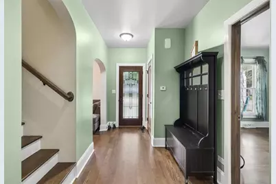 110 S Walkup Avenue, Crystal Lake, IL 60014 - Photo 5