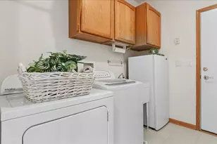 2812 Plante Rd, North Aurora, IL 60542 - Photo 13