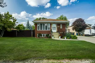 7936 W 101 Pl, Palos Hills, IL 60465 - Photo 1