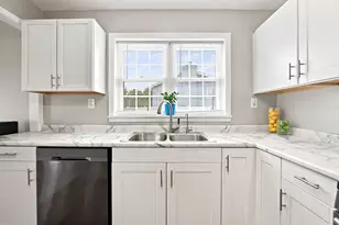 1109 Home Ct, Shorewood, IL 60404 - Photo 9