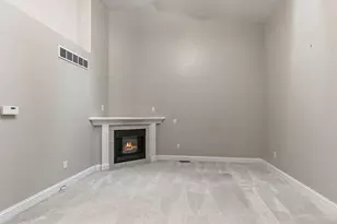 3853 S Pointe Dr, Dekalb, IL 60115 - Photo 7
