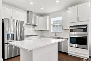 340 Brighton Ct, Volo, IL 60020 - Photo 3