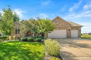 724 Emanuel Ln, Sycamore, IL 60178 - Photo 1