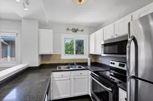 425 S Elmwood Ave, Oak Park, IL 60302 - Photo 5