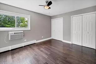425 S Elmwood Ave, Oak Park, IL 60302 - Photo 9