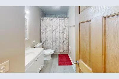 18099 W Valley Drive, Grayslake, IL 60030 - Photo 11