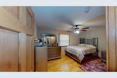 18099 W Valley Drive, Grayslake, IL 60030 - Photo 9
